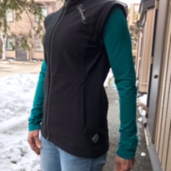 Salomon Vest - Picture 2 of 4